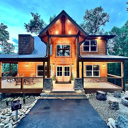 Smoky Mist Ridge - New! Relaxing Luxury Cabin Getaway!